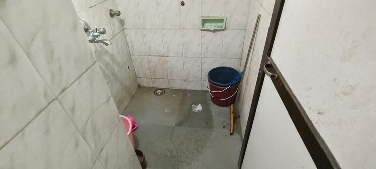 Bathroom, giriraj-chs-naupda 2 Bedroom 850 Sq.Ft. Apartment In Naupada Thane 8827066