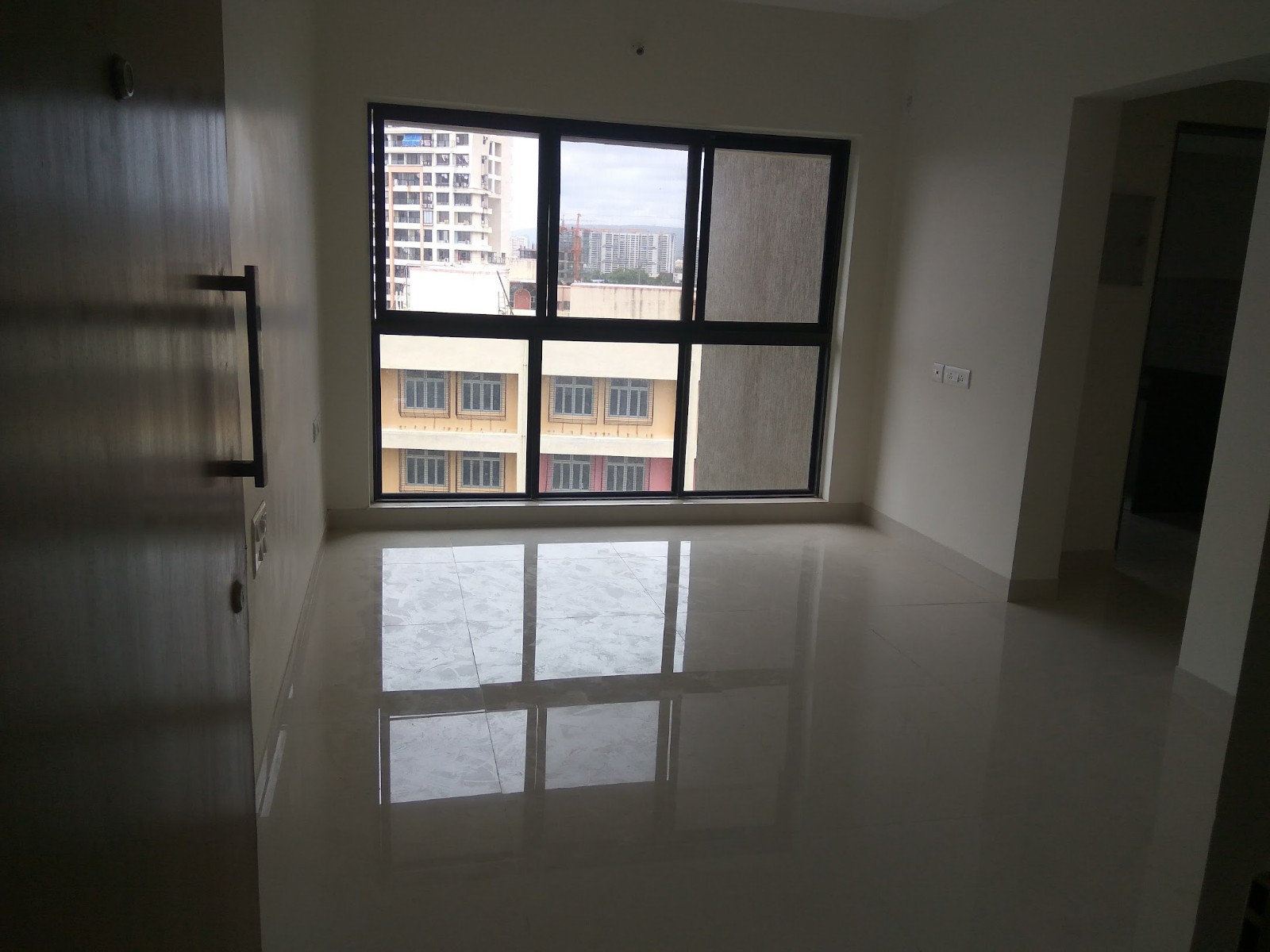 1 BHK Apartment For Sale in Rustomjee Meridian