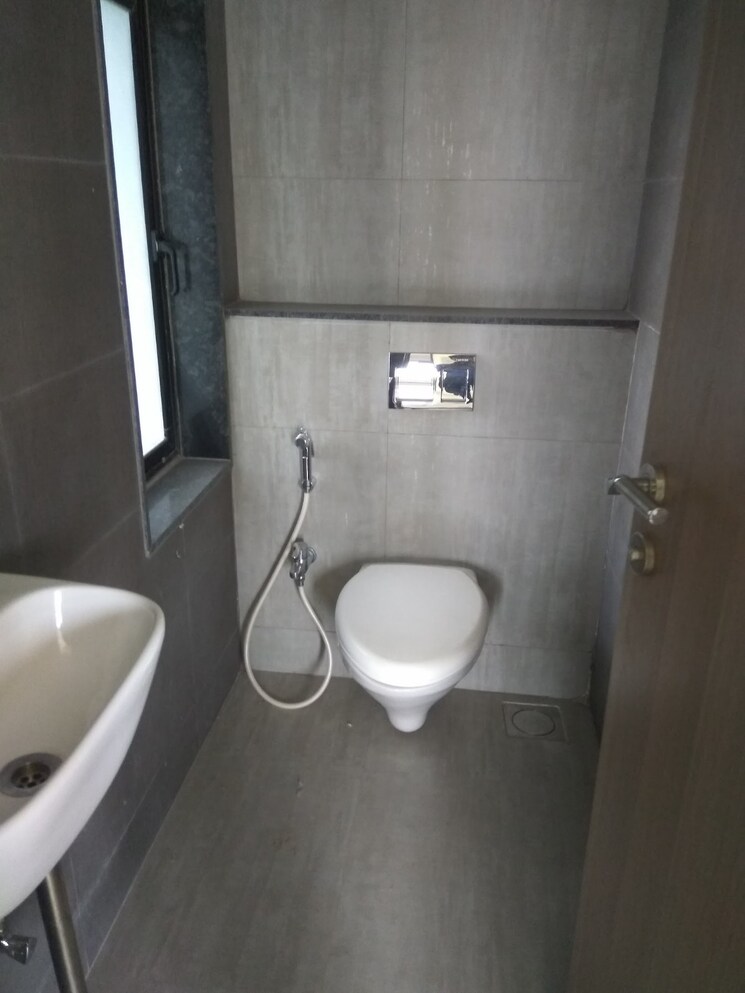 Bathroom, rustomjee-meridian 1 Bedroom 666 Sq.Ft. Apartment In Kandivali West Mumbai 8827073
