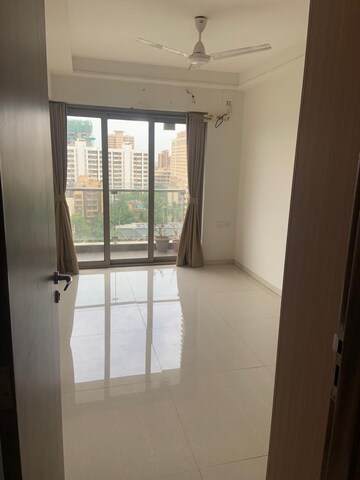 Room in 2 BHK Apartment at Andheri West – for Rent