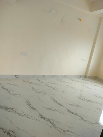 Room in 1 BHK Apartment at Chandan Nagar – for Rent