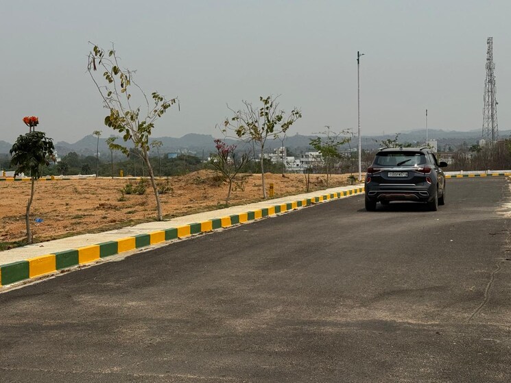  Parking, sr-rock-town  261 Sq.Yd. Plot In Mazidpur Hyderabad 8827110
