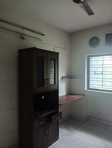 Building Lobby in 3 BHK Apartment at Deccan Gymkhana – for Rent