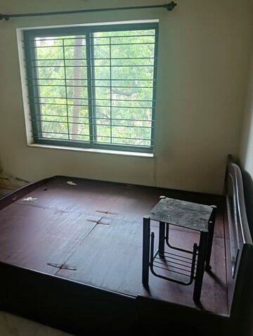 Room in 3 BHK Apartment at Deccan Gymkhana – for Rent