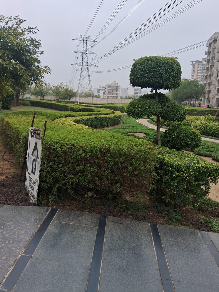 Garden, adani-oyster-arcade 3 Bedroom 2598 Sq.Ft. Apartment In Sector 102 Gurgaon 8827216