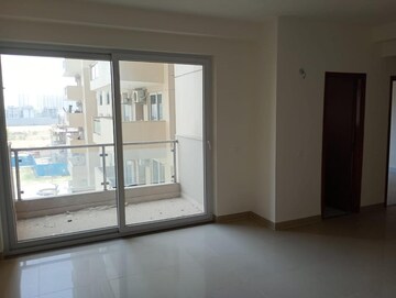 Room in 3 BHK Apartment at Ramprastha Primera, Sector 37d – for Rent