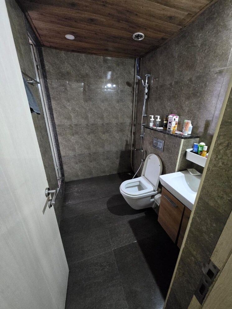 Bathroom, shapoorji-pallonji-alpine 2 Bedroom 768 Sq.Ft. Apartment In Kandivali East Mumbai 8827239