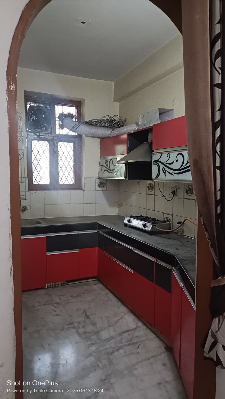 Kitchen, ashoka-enclave-3 3 Bedroom 200 Sq.Yd. Builder Floor In Sector 35 Faridabad 8827303