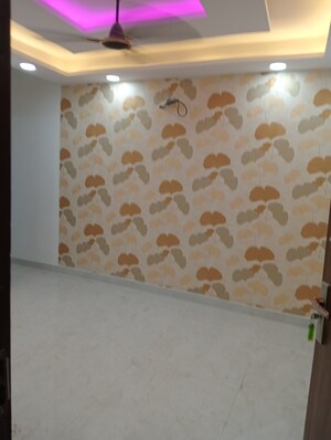 Furnished Amenities in 3 BHK Builder Floor at Govindpuri – for Sale