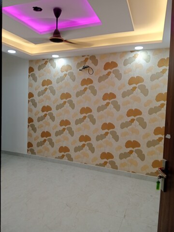 Furnished Amenities in 3 BHK Builder Floor at Govindpuri – for Sale