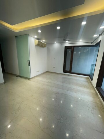 Room in 5 BHK Villa at Parsvnath Exotica, Sector 53 – for Sale