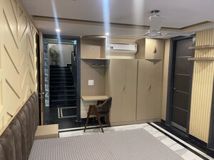 Master Bedroom in 5 BHK Villa at Parsvnath Exotica, Sector 53 – for Sale