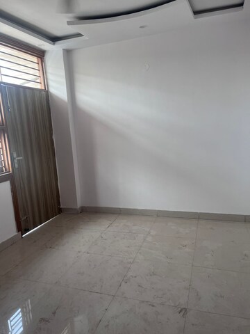 Room in 2 BHK Builder Floor at Dwarka Mor – for Rent