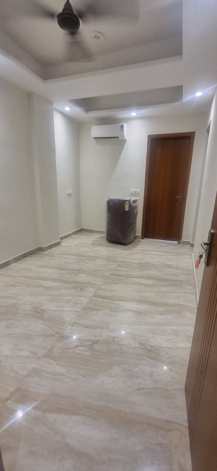 3 BHK + Servant Room Apartment For Sale in Unitech Fresco