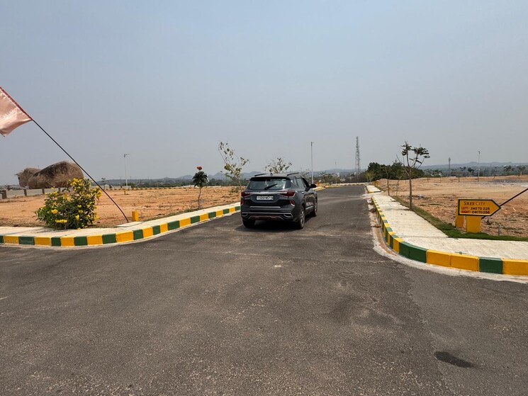  Parking, sr-sree-city  261 Sq.Yd. Plot In Agapally Hyderabad 8827308