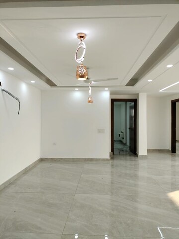 Room in 3 BHK Builder Floor at Dwarka Mor – for Rent