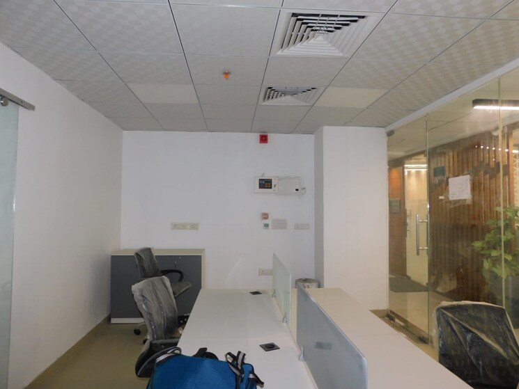 Team Area, wave-silver-tower Commercial Office Space 700 Sq.Ft. In Sector 18 Noida 8827338