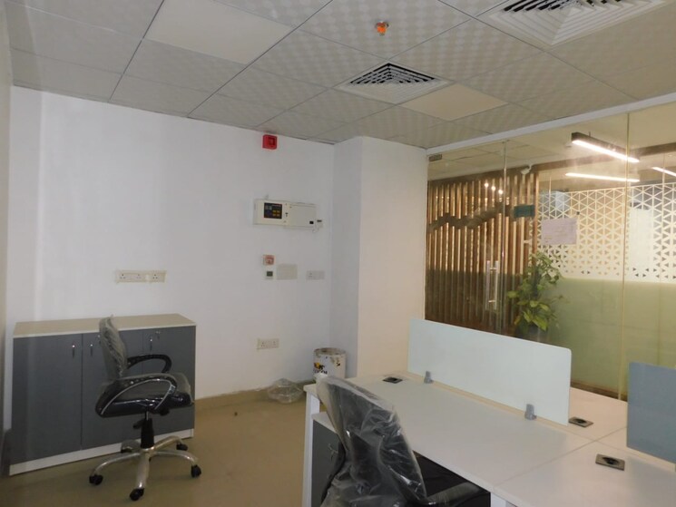 Team Area, wave-silver-tower Commercial Office Space 700 Sq.Ft. In Sector 18 Noida 8827338