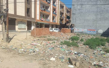 Plot For Sale in Sector 15