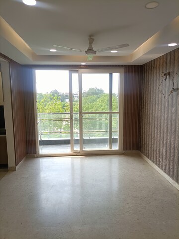 Room in 3.5 BHK Builder Floor at Paschim Vihar – for Sale