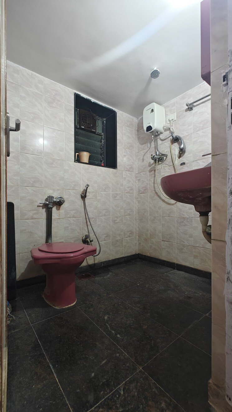 Bathroom, nand-dham-chs-dahisar 2 Bedroom 700 Sq.Ft. Apartment In Dahisar West Mumbai 8827461