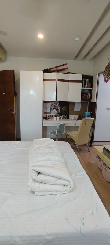 Bedroom in 3 BHK Apartment at DB Woods, Goregaon East – for Rent