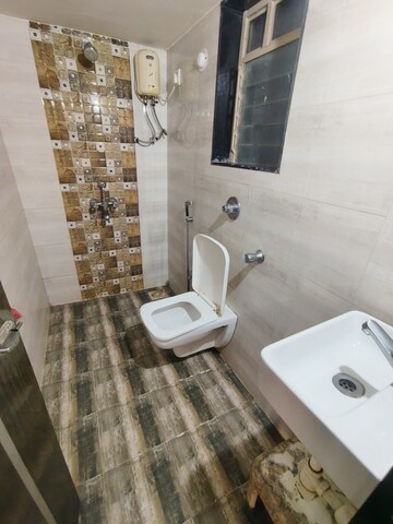 Bathroom in 1 BHK Apartment at Dahisar West – for Rent