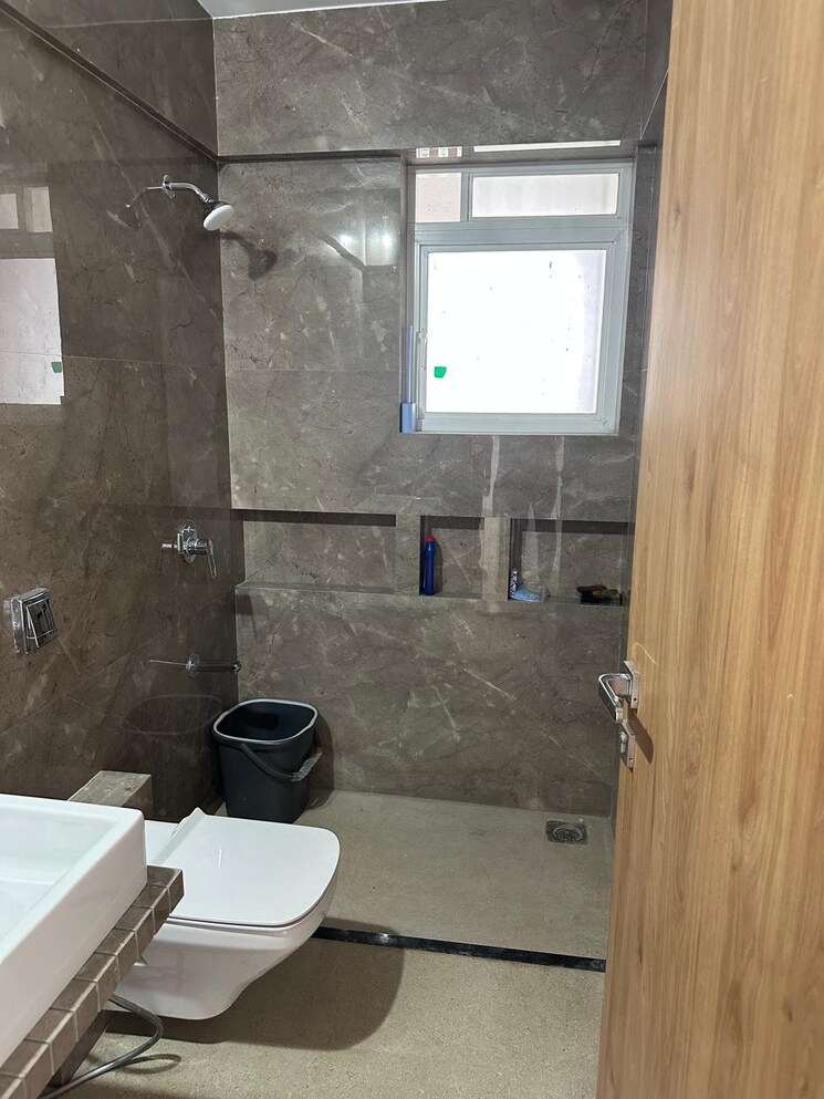 Bathroom, mitra-mandal 2 Bedroom 975 Sq.Ft. Apartment In Parvati Paytha Pune 8827518