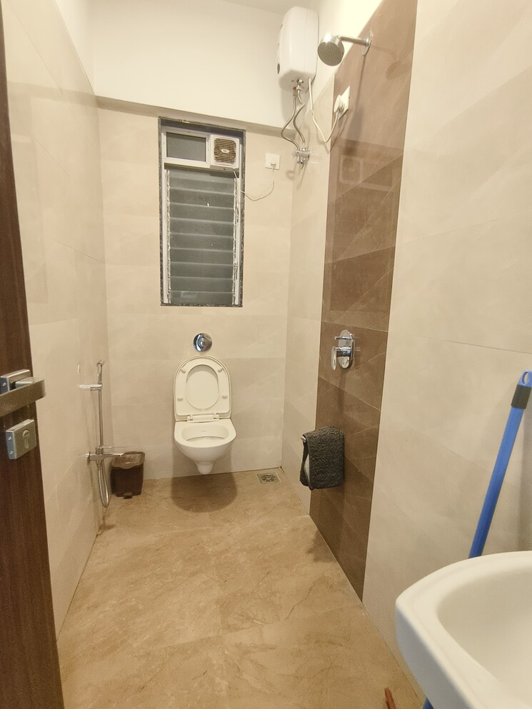 Bathroom, borivali west 2 Bedroom 725 Sq.Ft. Apartment In Borivali West Mumbai 8827563