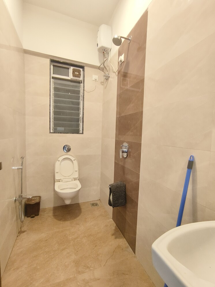 Bathroom, borivali west 2 Bedroom 725 Sq.Ft. Apartment In Borivali West Mumbai 8827563