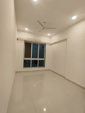 Room in 2 BHK Apartment at Borivali West – for Rent