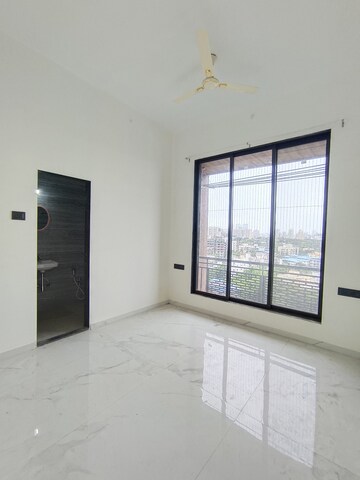 Room in 2 BHK Apartment at Borivali West – for Rent