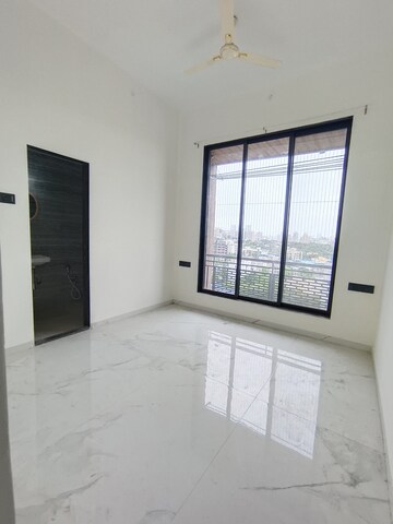 Room in 2 BHK Apartment at Borivali West – for Rent