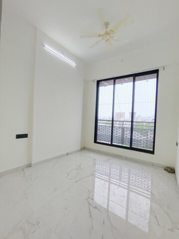 Room in 2 BHK Apartment at Borivali West – for Rent