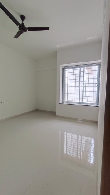 Room in 2 BHK Apartment at V Top Valonia, Punawale – for Rent