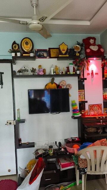 Furnished Amenities in 1 BHK Apartment at Green Square, Kasarvadavali – for Rent