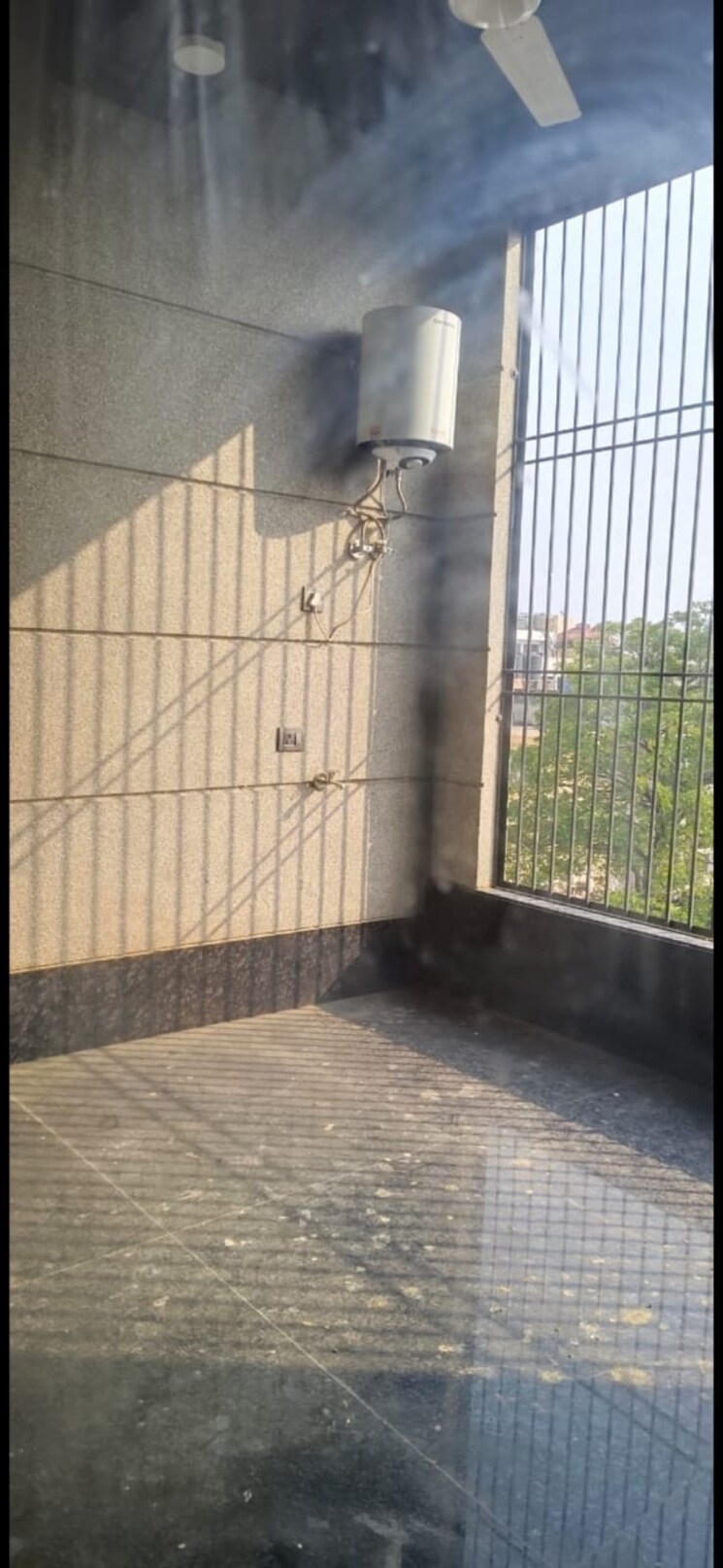 Balcony, defence colony 3 Bedroom 217 Sq.Yd. Builder Floor In Defence Colony Delhi 8827627