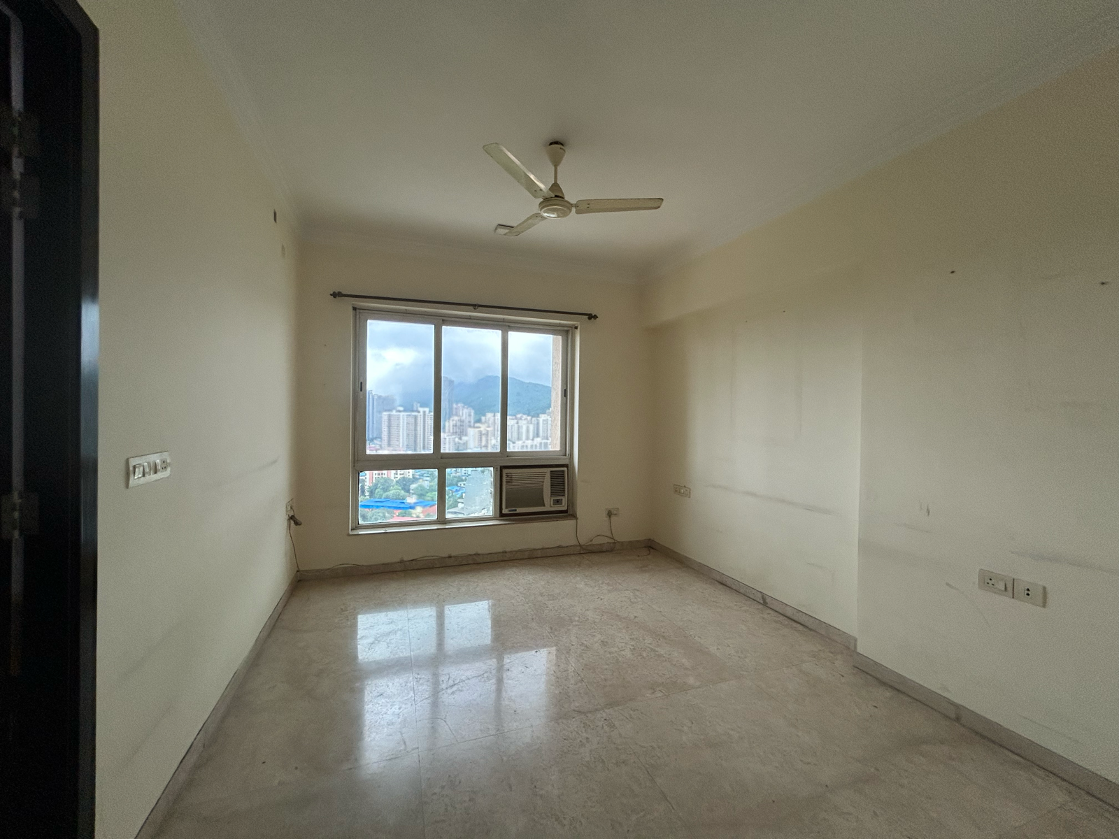 3.5 BHK + Pooja Room Apartment For Rent in Hiranandani Estate Fiona
