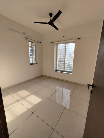Room in 2 BHK Apartment at VJ YashOne Infinitee, Tathawade – for Rent