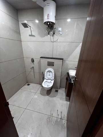 Bathroom in 1.5 BHK Builder Floor at Sector 55 – for Rent
