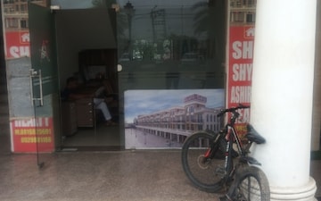 Shop For Rent in Omaxe Royal Street, Sector 14