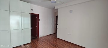 Room in 4 BHK Apartment at L&T Raintree Boulevard, Hebbal – for Rent