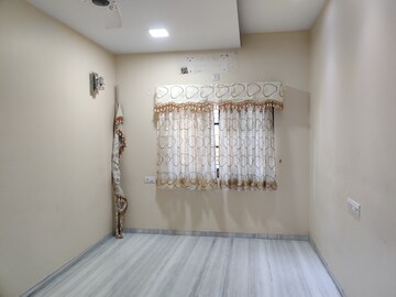 Room in 3 BHK Apartment at Oxford Enclave, Shivaji Nagar – for Rent
