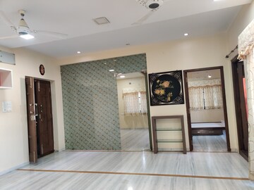 Room in 3 BHK Apartment at Oxford Enclave, Shivaji Nagar – for Rent