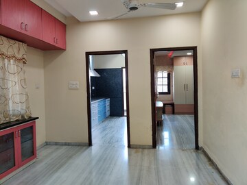 Room in 3 BHK Apartment at Oxford Enclave, Shivaji Nagar – for Rent