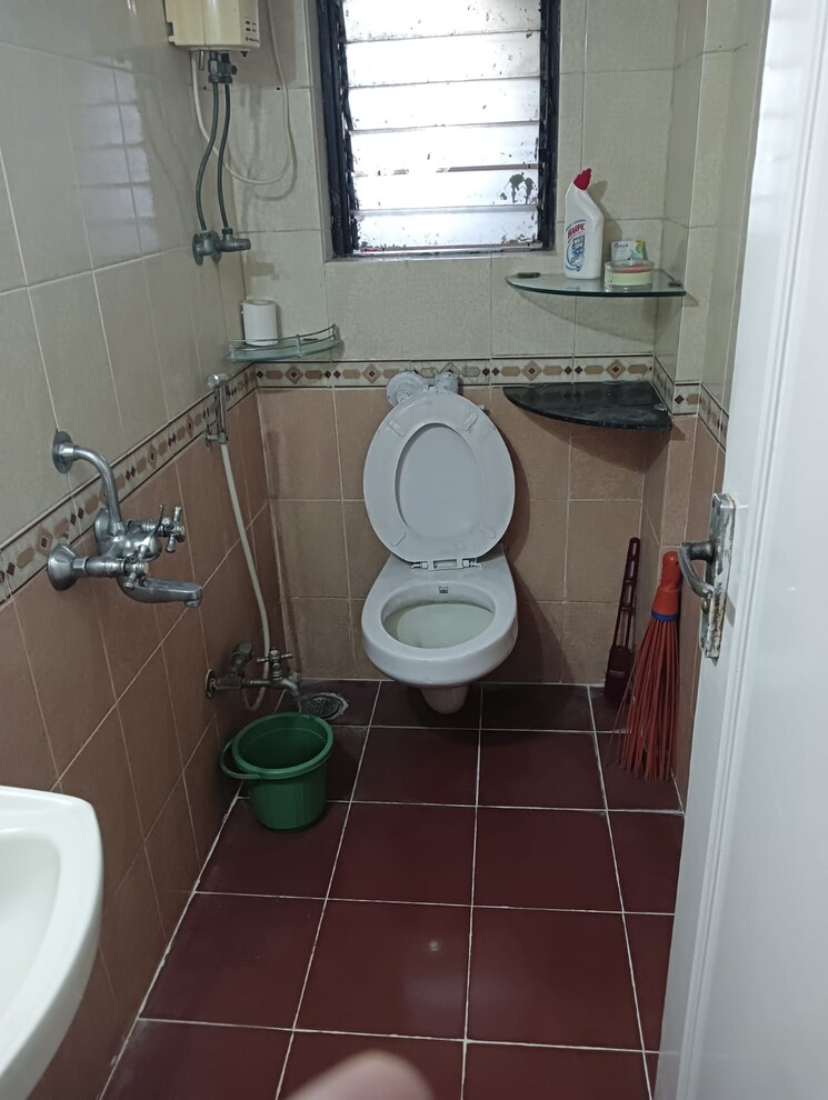 Bathroom, lokhandwala-infrastructure-spring-leaf 1 Bedroom 400 Sq.Ft. Apartment In Kandivali East Mumbai 8827772