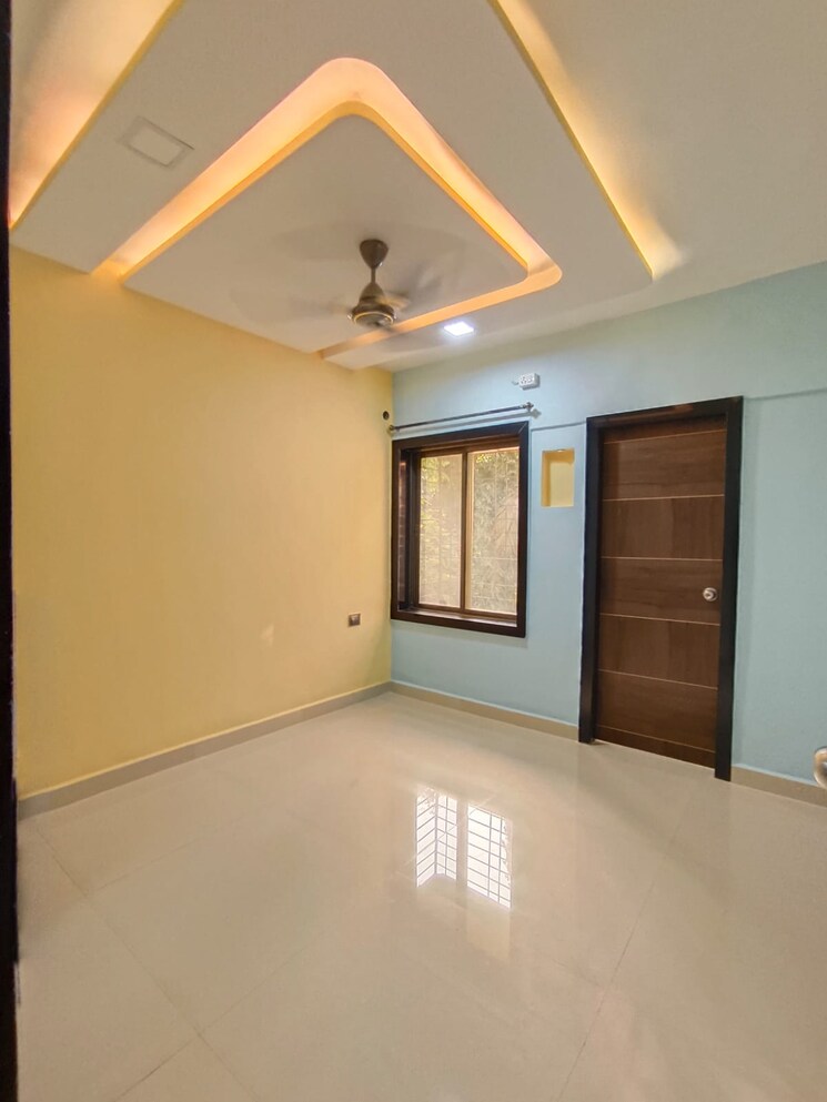 Room, borivali west 1 Bedroom 550 Sq.Ft. Apartment In Borivali West Mumbai 8827774