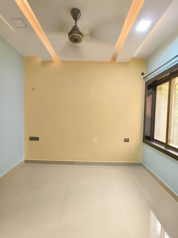 Room in 1 BHK Apartment at Borivali West – for Rent