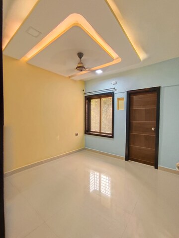 Room in 1 BHK Apartment at Borivali West – for Rent