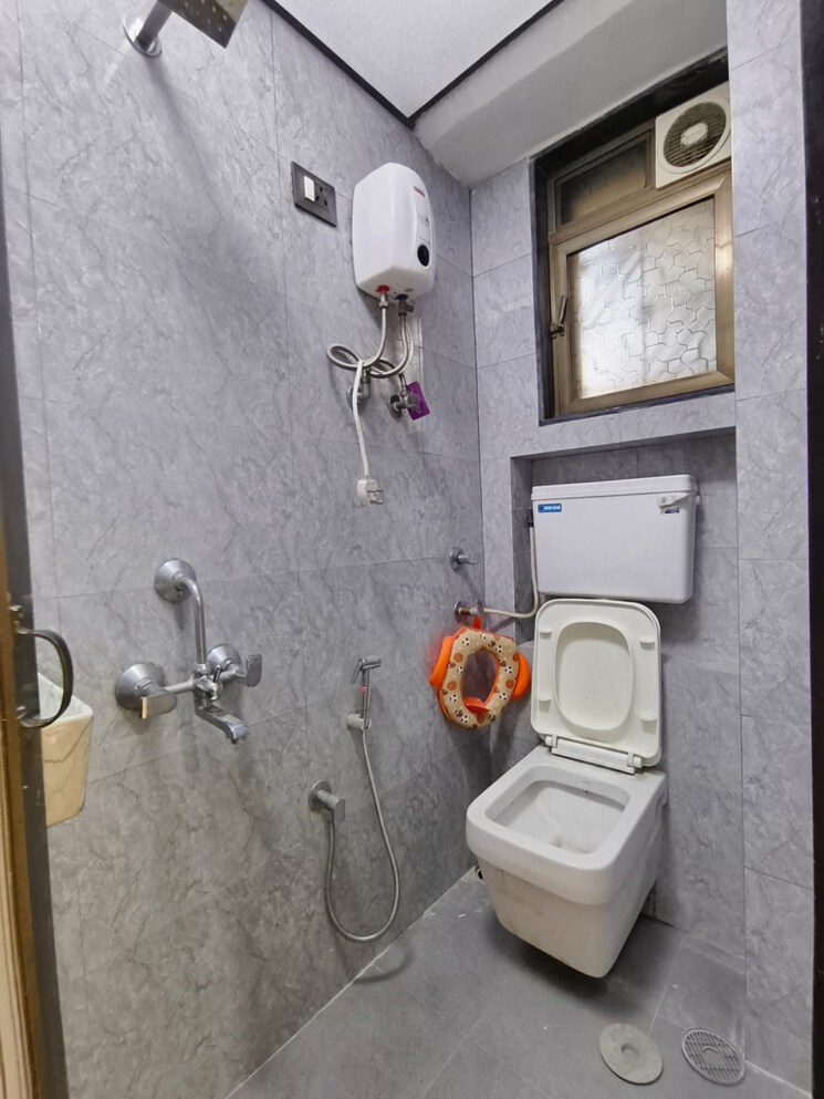 Bathroom, borivali west 1 Bedroom 550 Sq.Ft. Apartment In Borivali West Mumbai 8827774